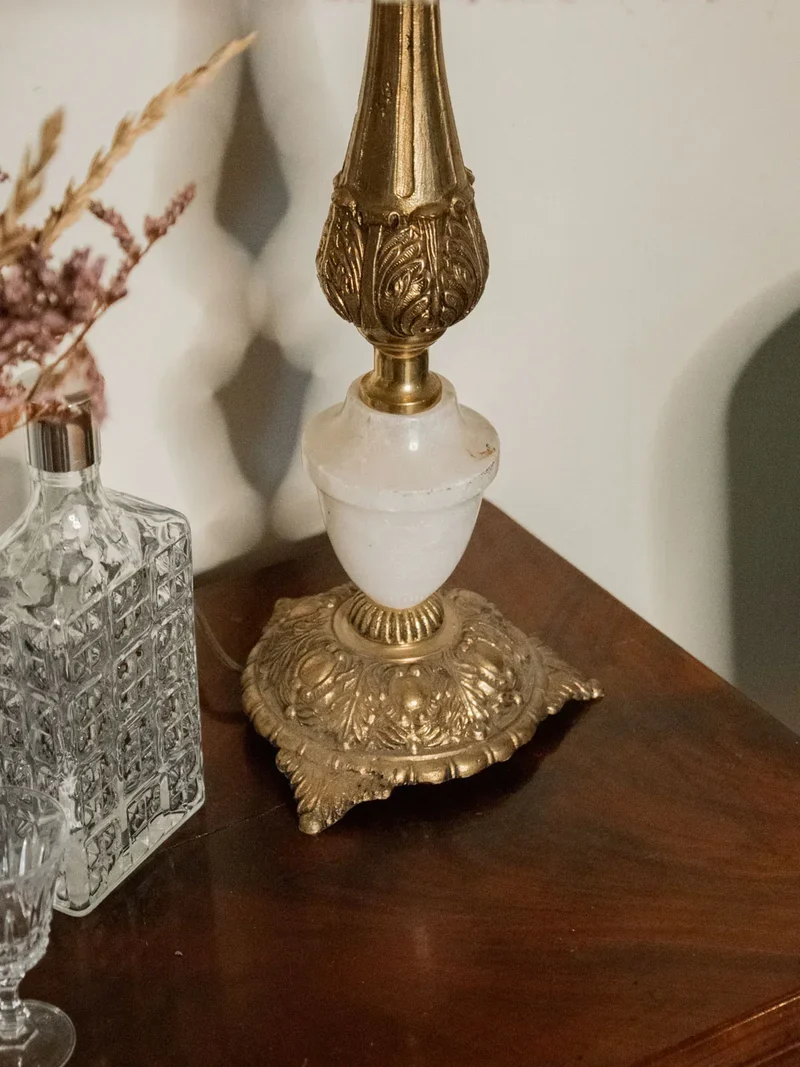 Suzanne, la lampe à poser en pierre N°425