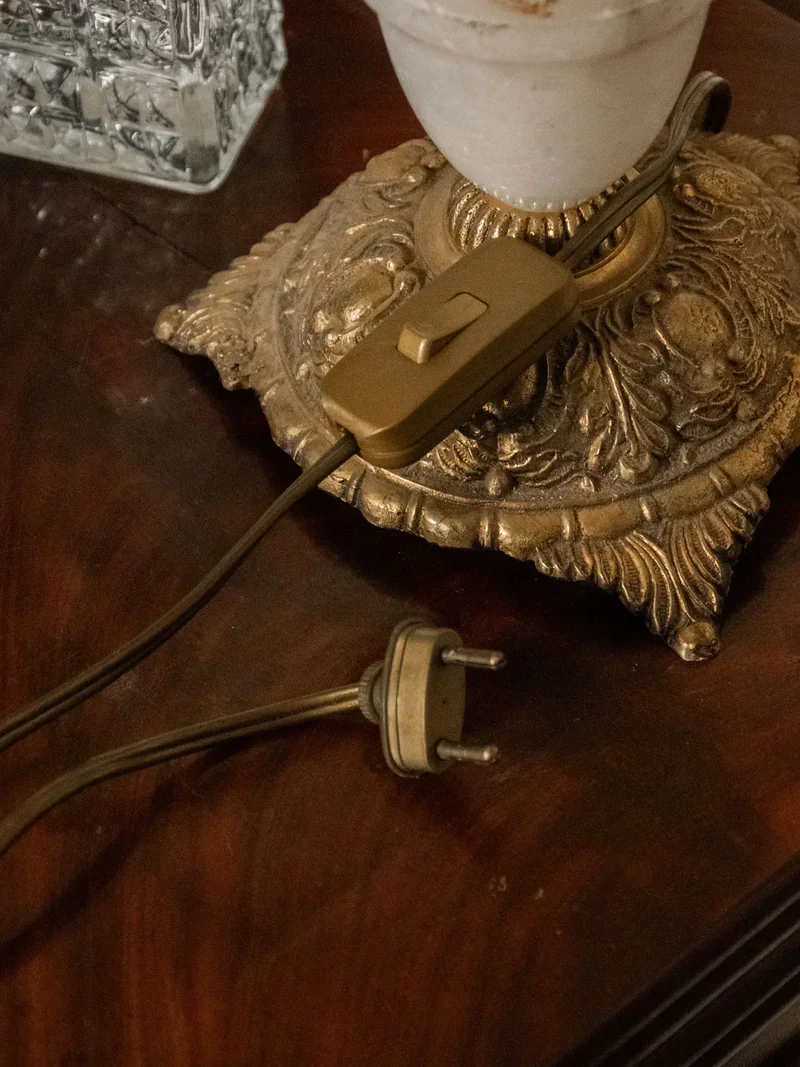 Suzanne, la lampe à poser en pierre N°425