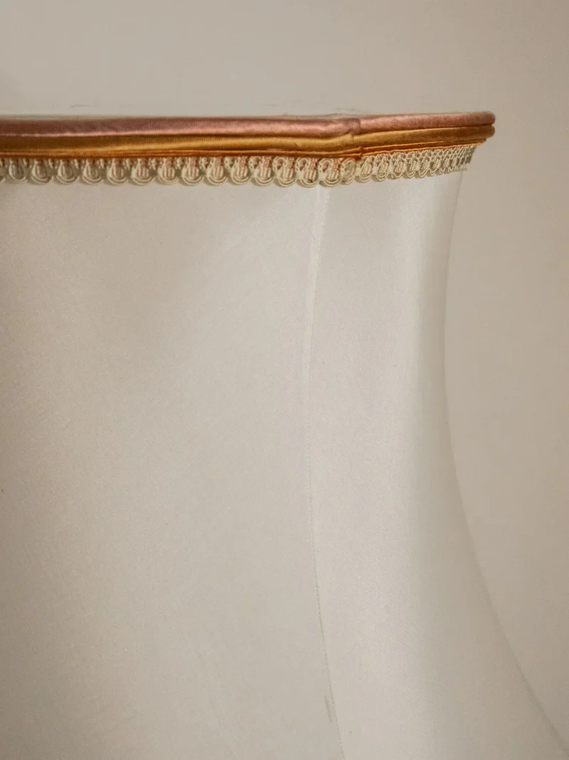 Suzanne, la lampe à poser en pierre N°425