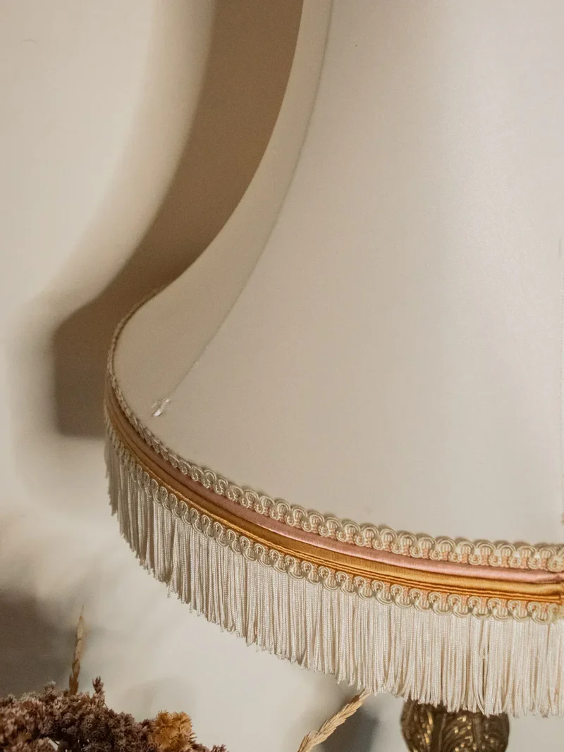 Suzanne, la lampe à poser en pierre N°425