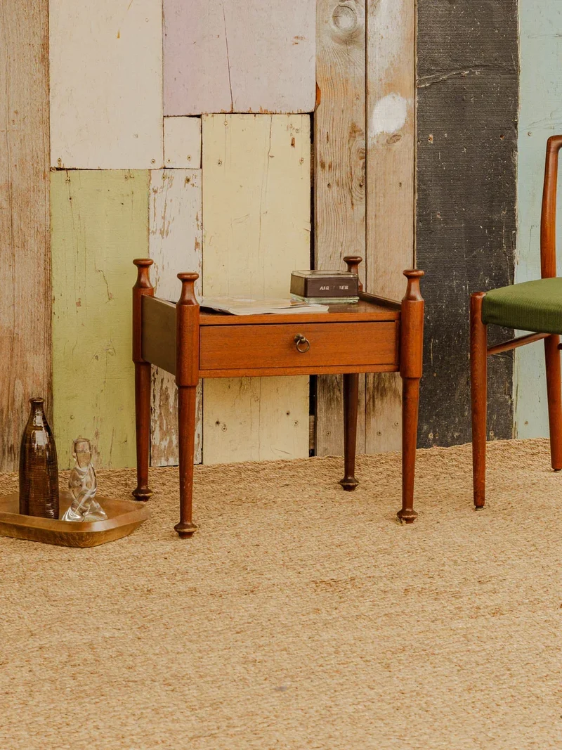 Odile, la table de chevet en bois N°589