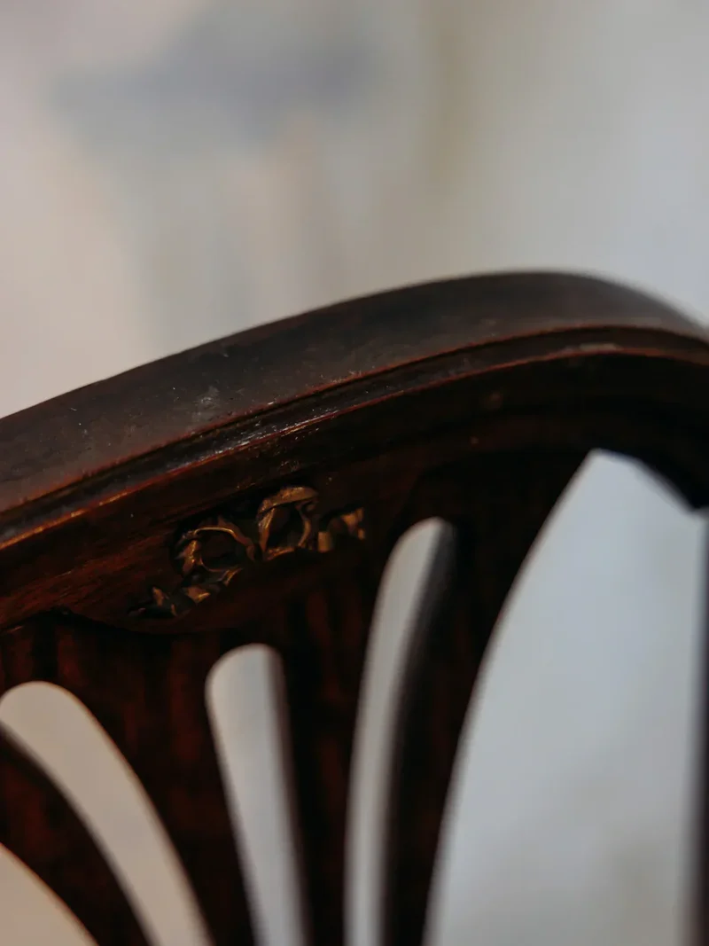 Claude, la chaise cannée en bois N°810