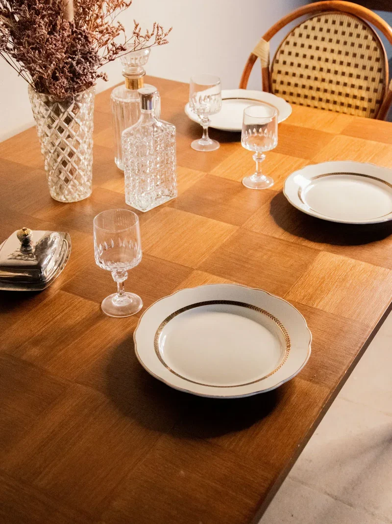 Karla, la table à manger en bois N°1021