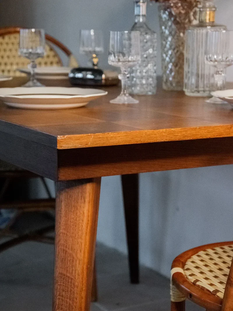 Karla, la table à manger en bois N°1021