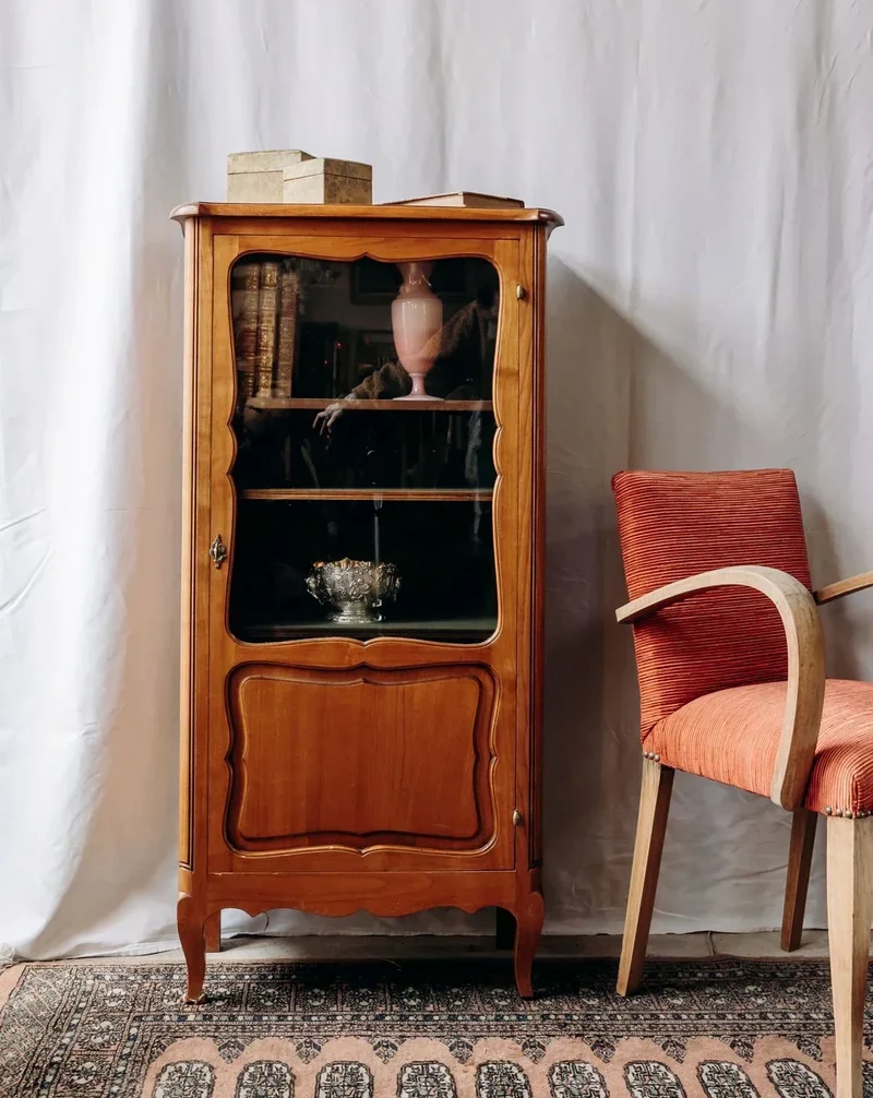 Maximilien, la vitrine en bois clair N°41