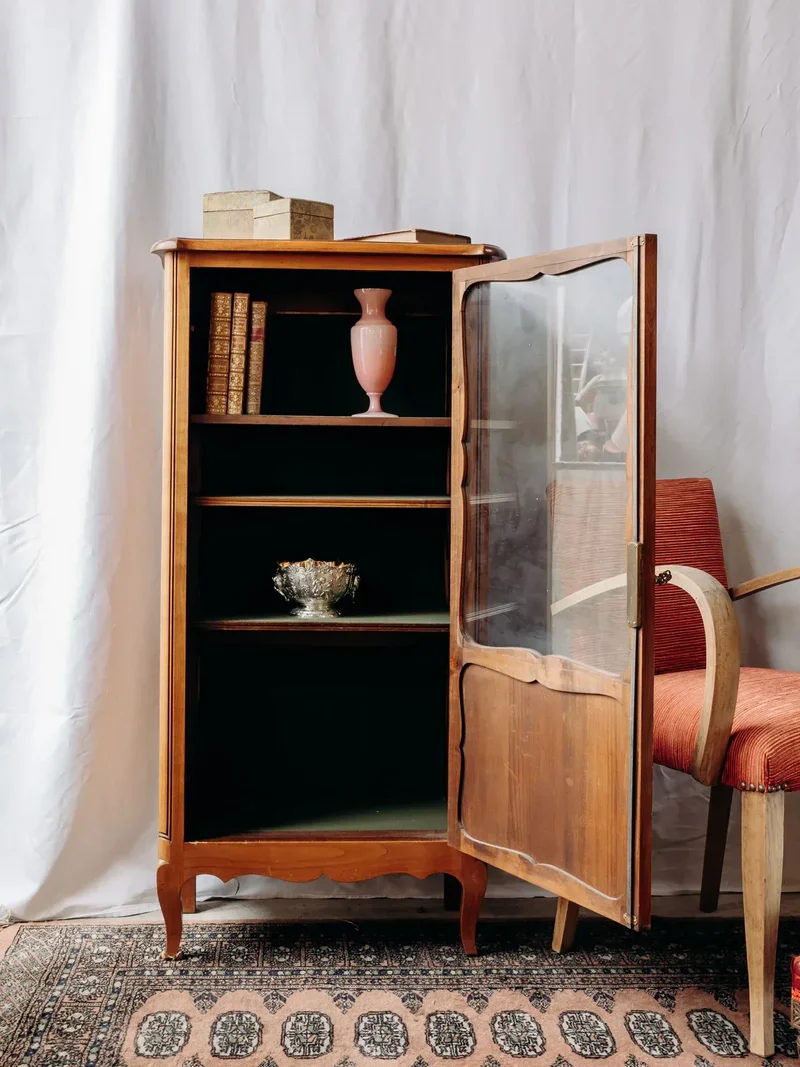 Maximilien, la vitrine en bois clair N°41