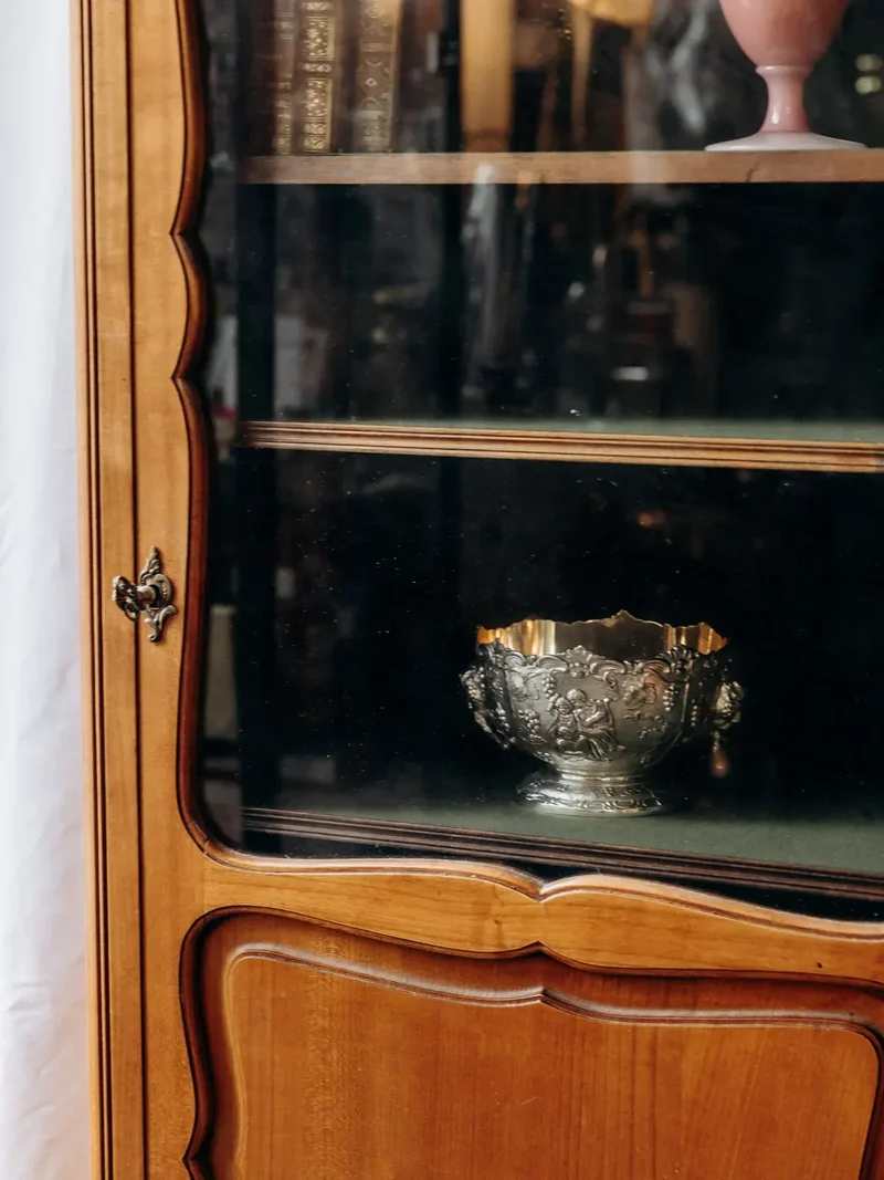 Maximilien, la vitrine en bois clair N°41