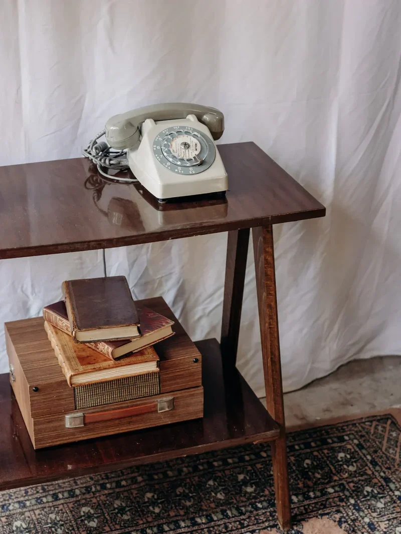 Hanna, la table d'appoint en bois N°696