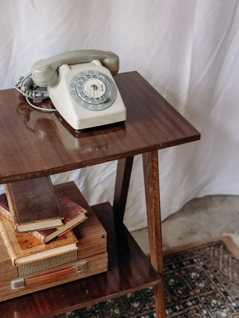 Hanna, la table d'appoint en bois N°696