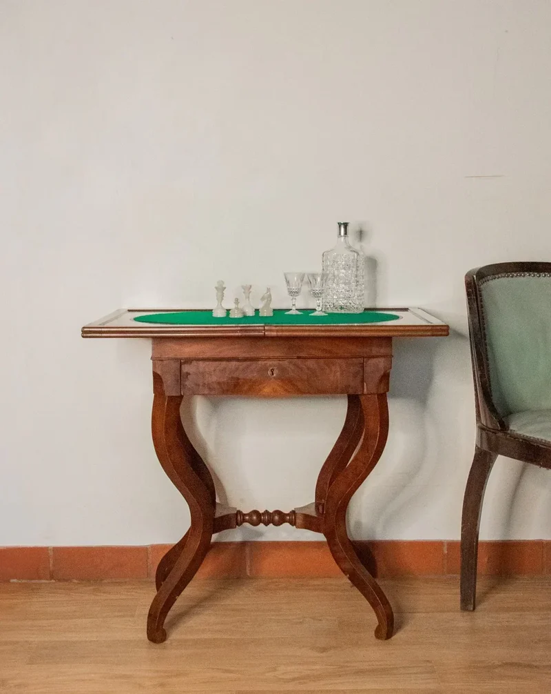 Francine, la table de jeux en bois N°524