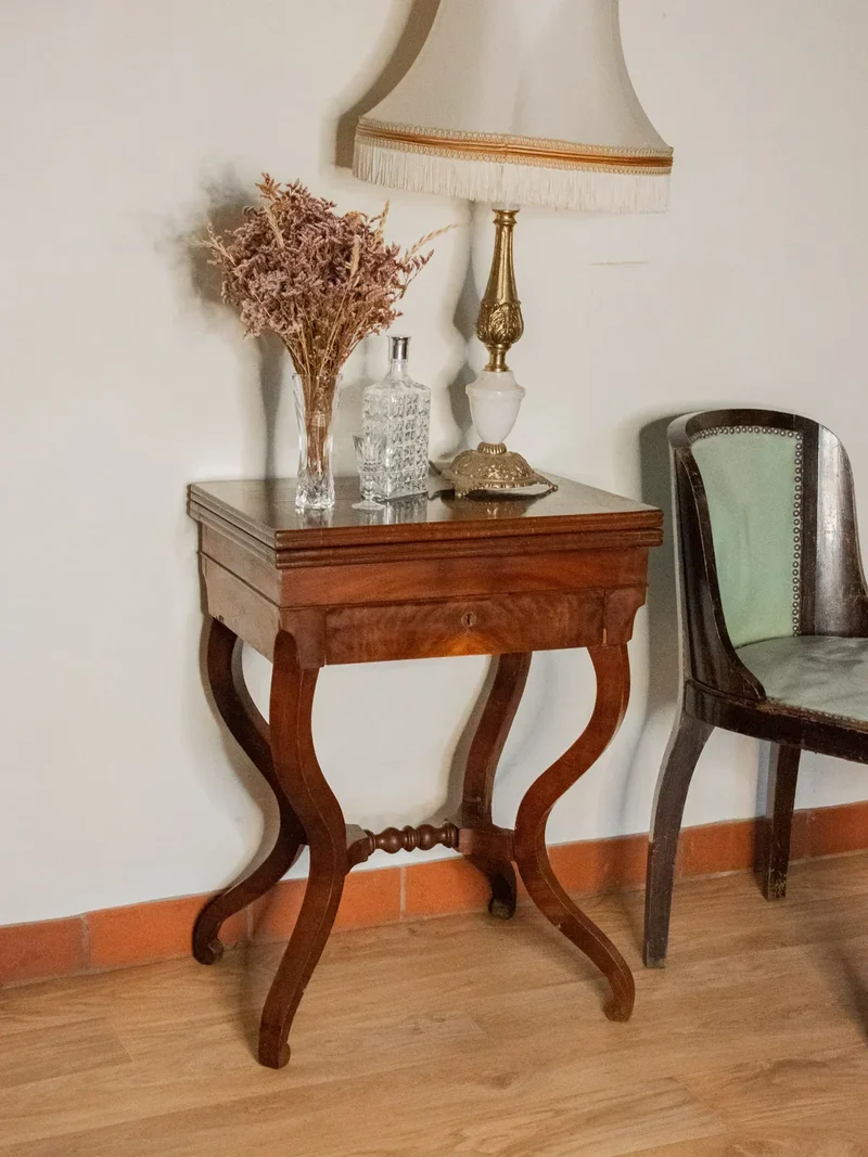 Francine, la table de jeux en bois N°524