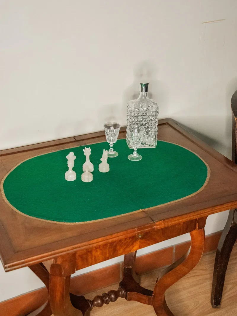 Francine, la table de jeux en bois N°524