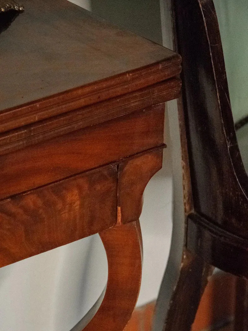 Francine, la table de jeux en bois N°524