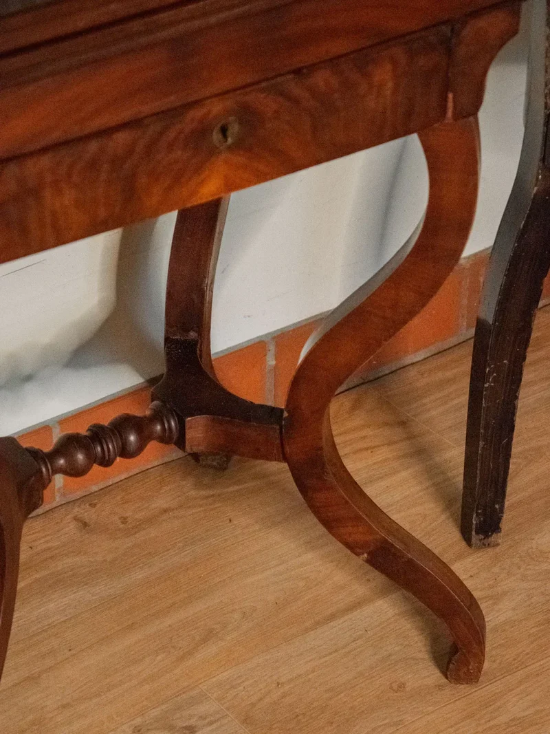 Francine, la table de jeux en bois N°524