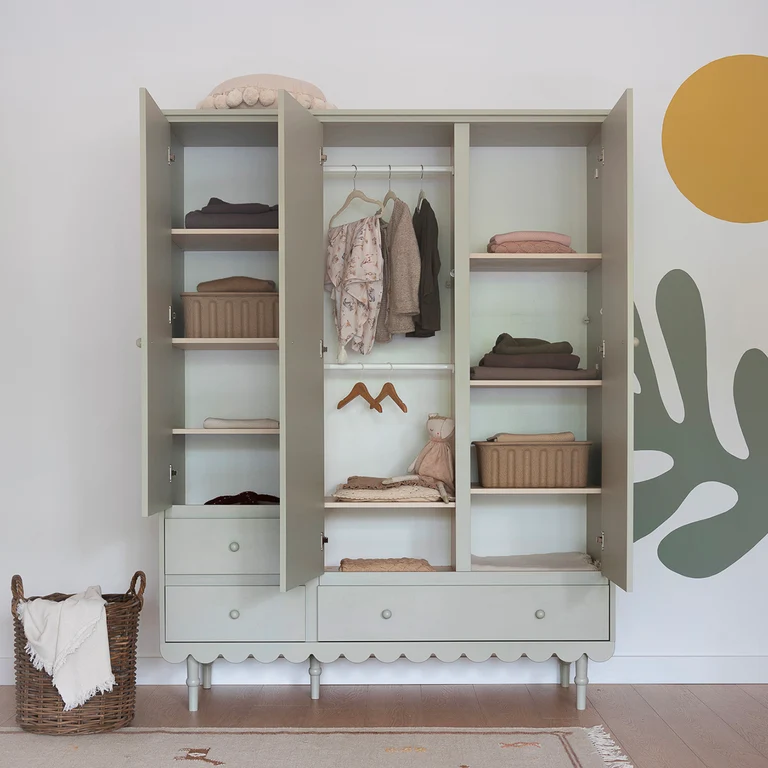 Armoire 3 portes 3 tiroirs Wood Luck Babushka Olive