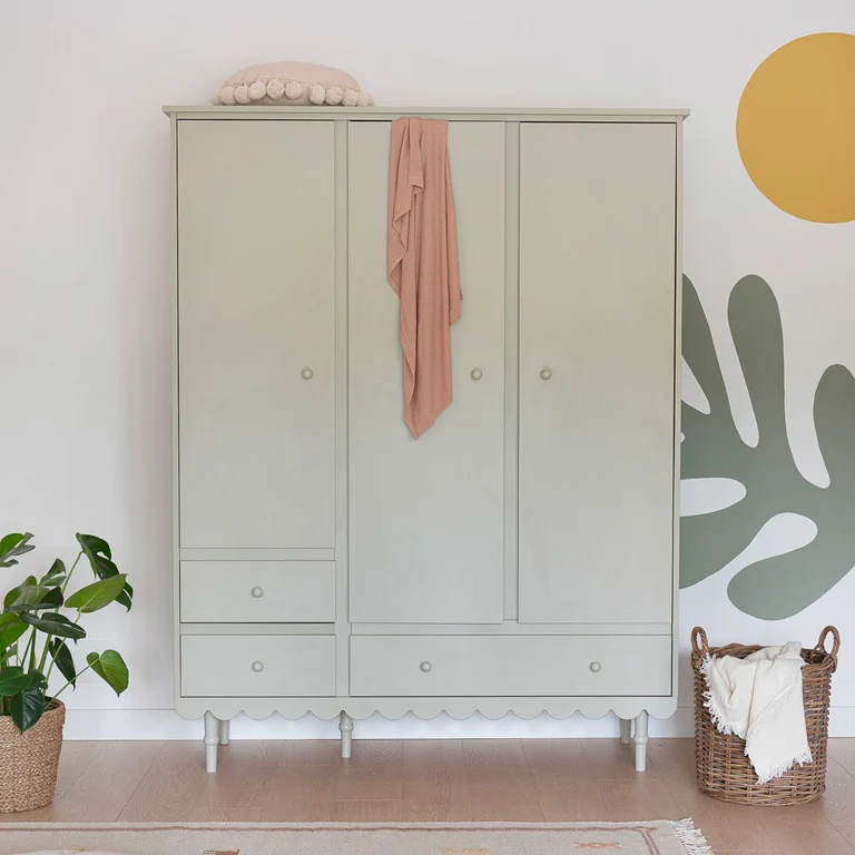 Armoire 3 portes 3 tiroirs Wood Luck Babushka Olive