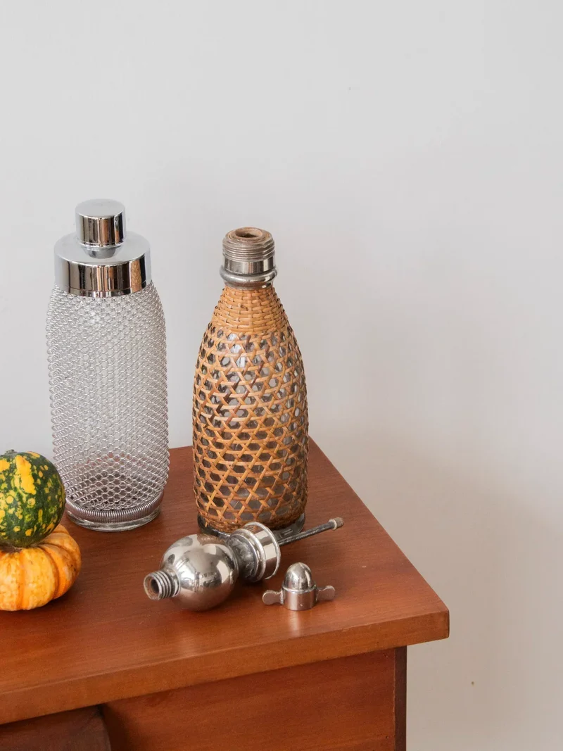 Alix, le siphon de voyage en cannage N°502