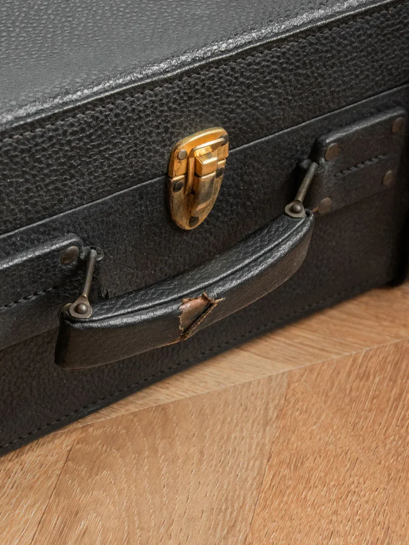 Lucienne, la malle en simili cuir noir N°204