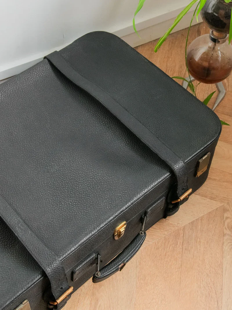Lucienne, la malle en simili cuir noir N°204