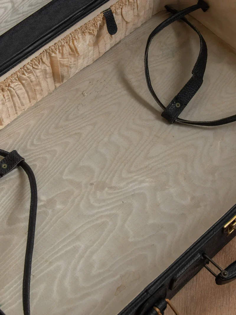 Lucienne, la malle en simili cuir noir N°204