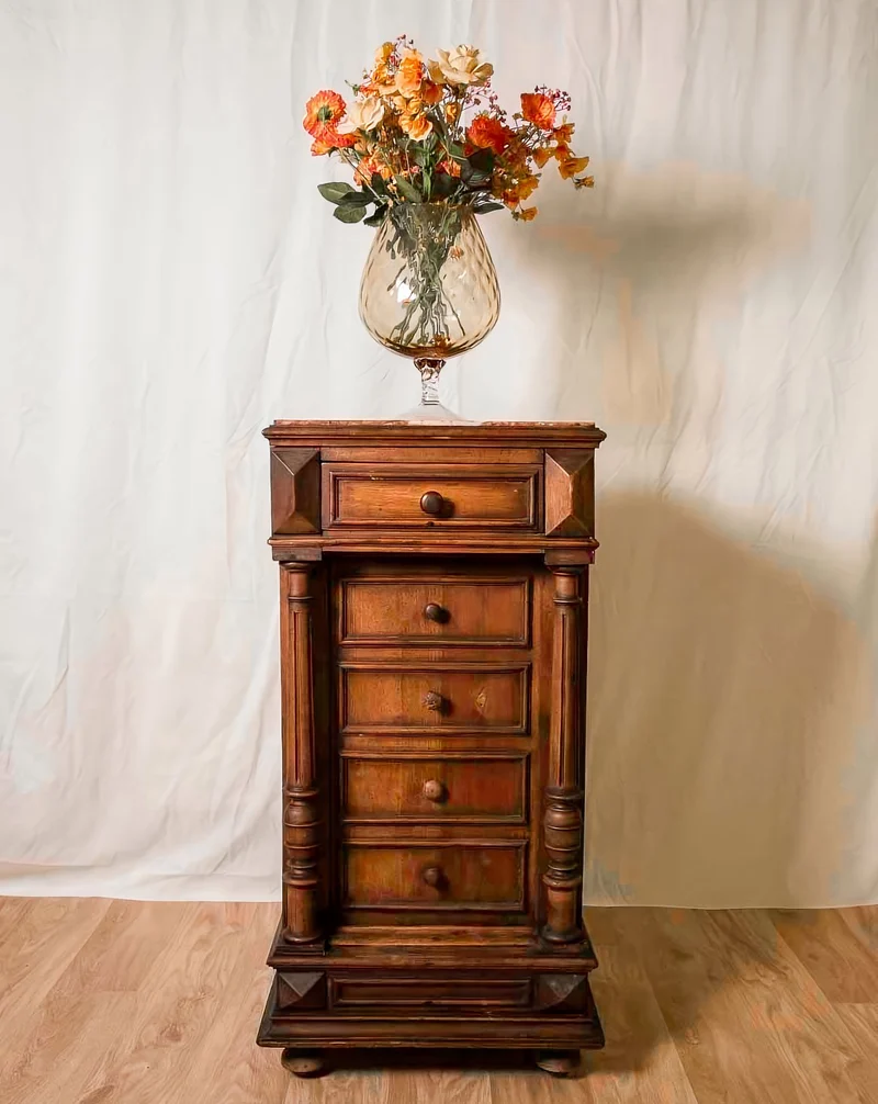 Odile, la table de chevet en bois N°573