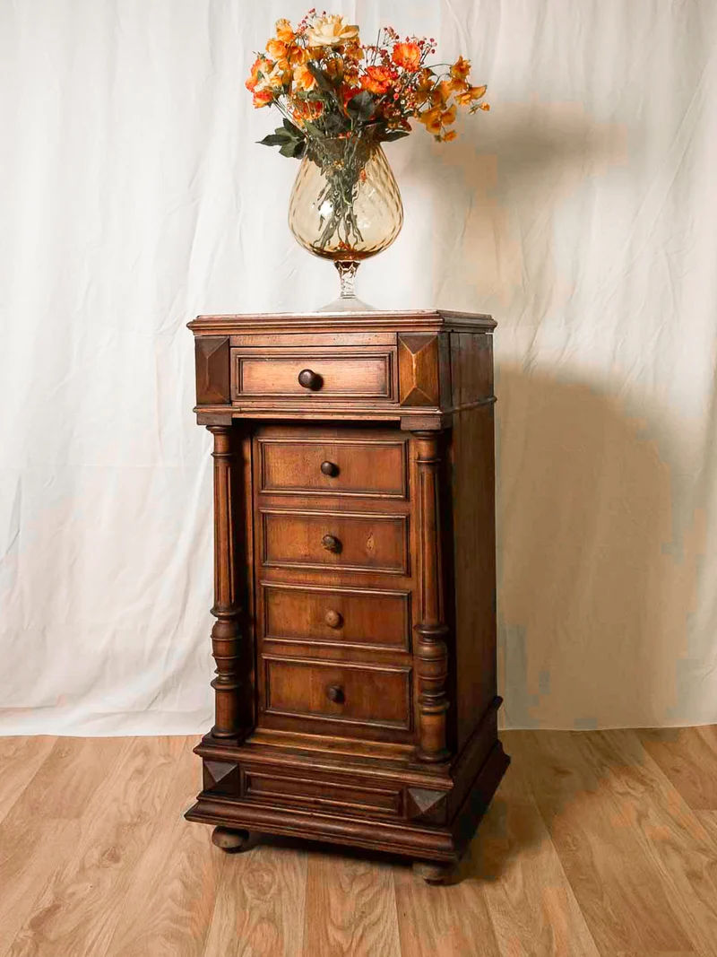 Odile, la table de chevet en bois N°573