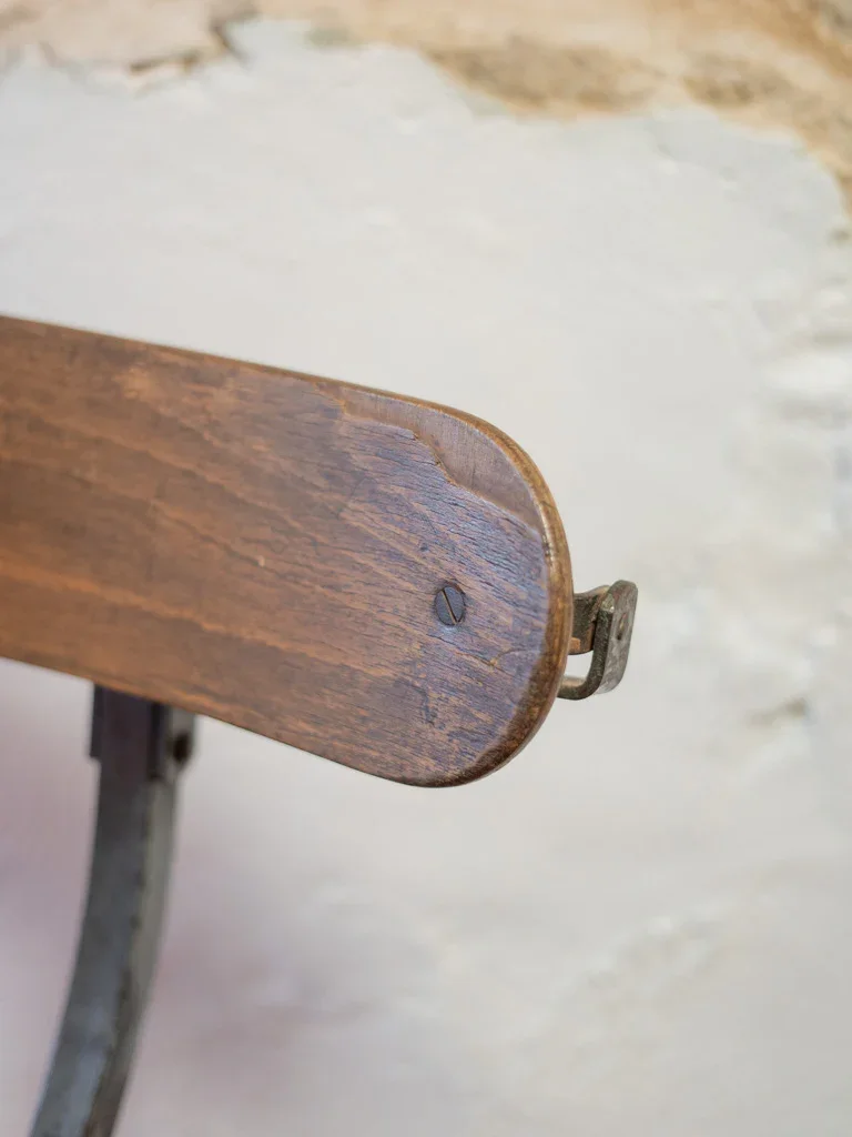 Claude, la chaise d'atelier en bois N°717
