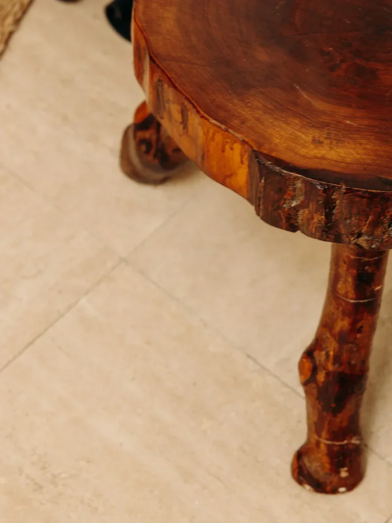 Francine, la table d'appoint brutaliste N°495