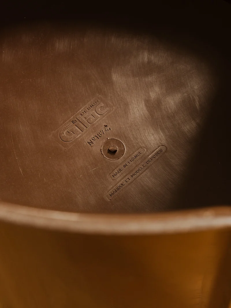 Axel, le tabouret en plastique marron N°532