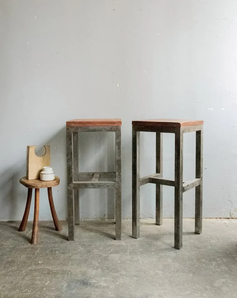 Pierre, la paire de tabourets de bar en métal N°17