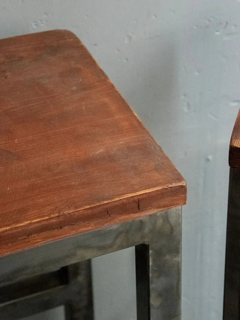 Pierre, la paire de tabourets de bar en métal N°17