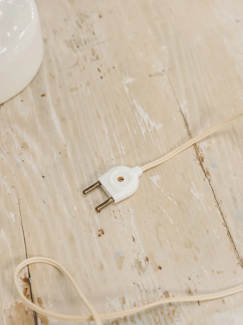 Julia, la lampe à poser en faïence italienne N°462