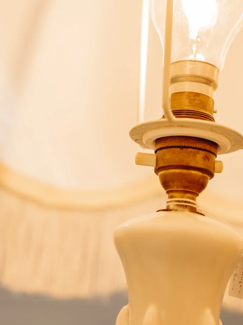Julia, la lampe à poser en faïence italienne N°462