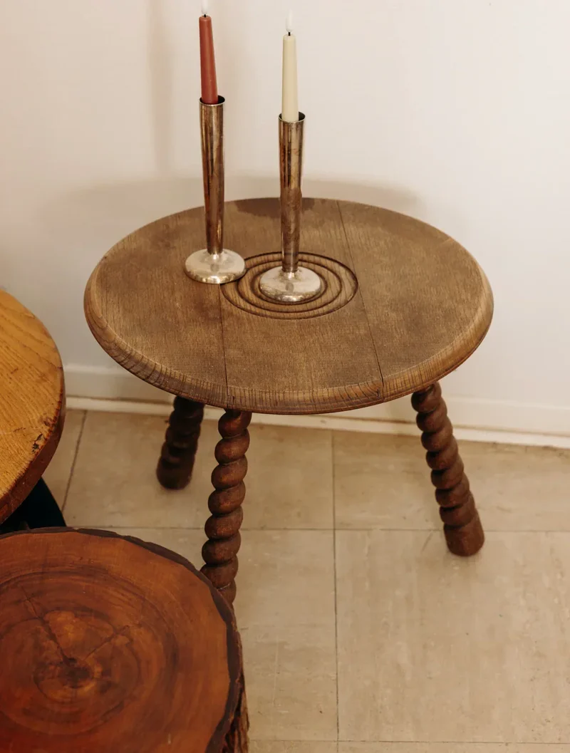Francine, la table d'appoint tripode N°482