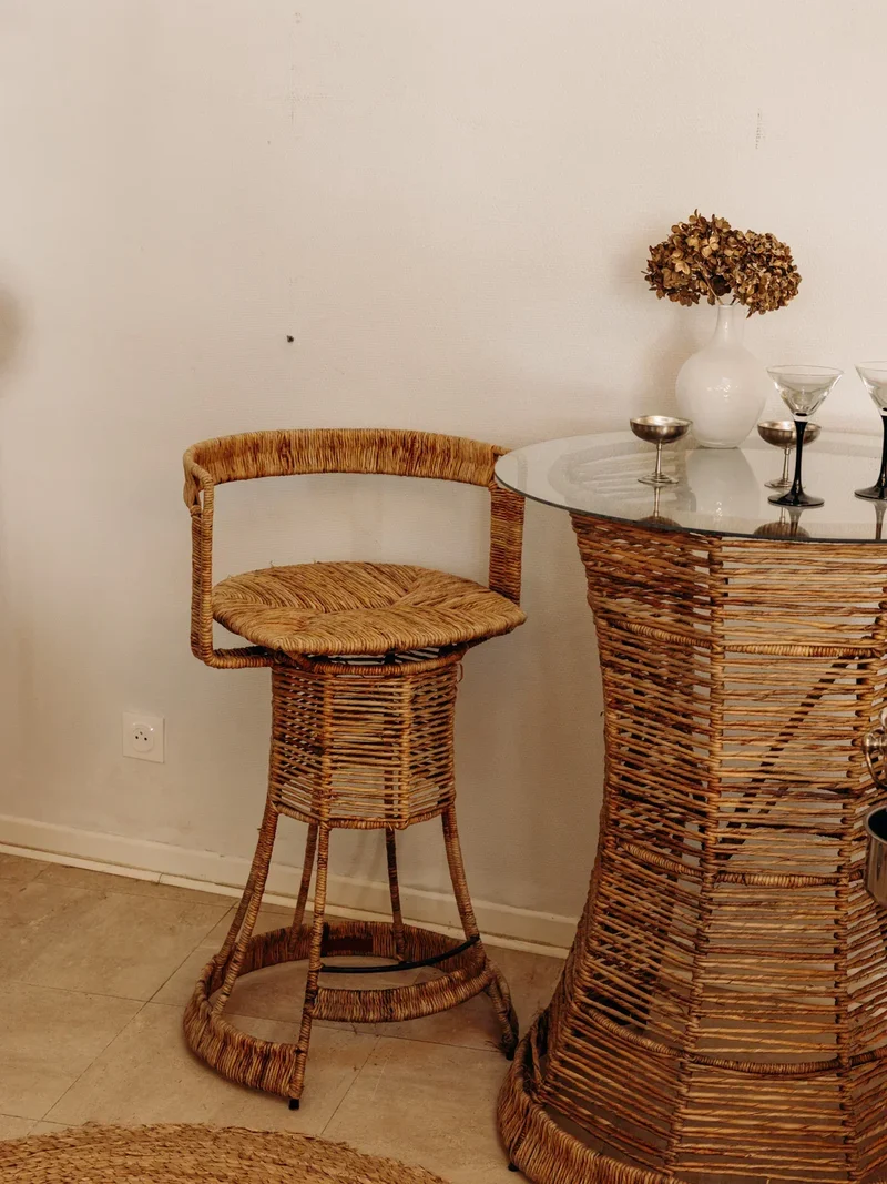 Quentin, le bar et ses tabourets Roger Coster N°34