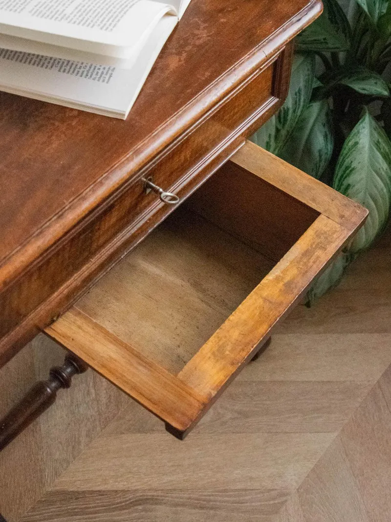 Louise, la coiffeuse en bois N°185