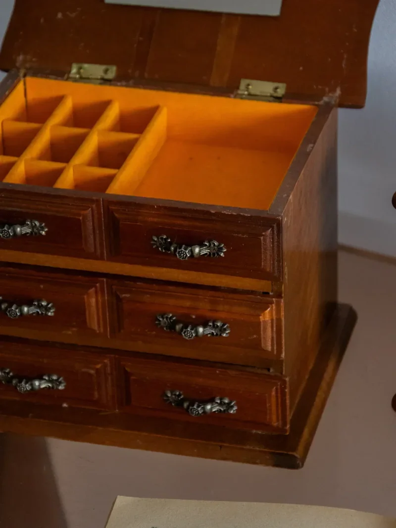 Ambroise, la boite de rangement en bois N°682