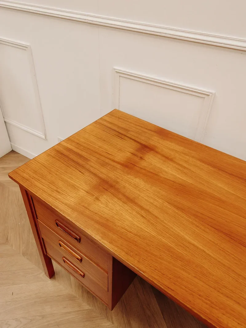 Yvan, le bureau scandinave N°160