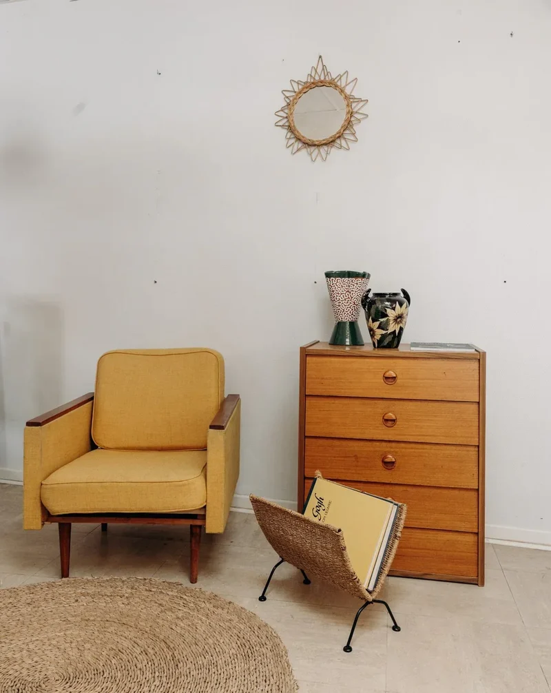 Jakob, le fauteuil en tissu jaune N°648