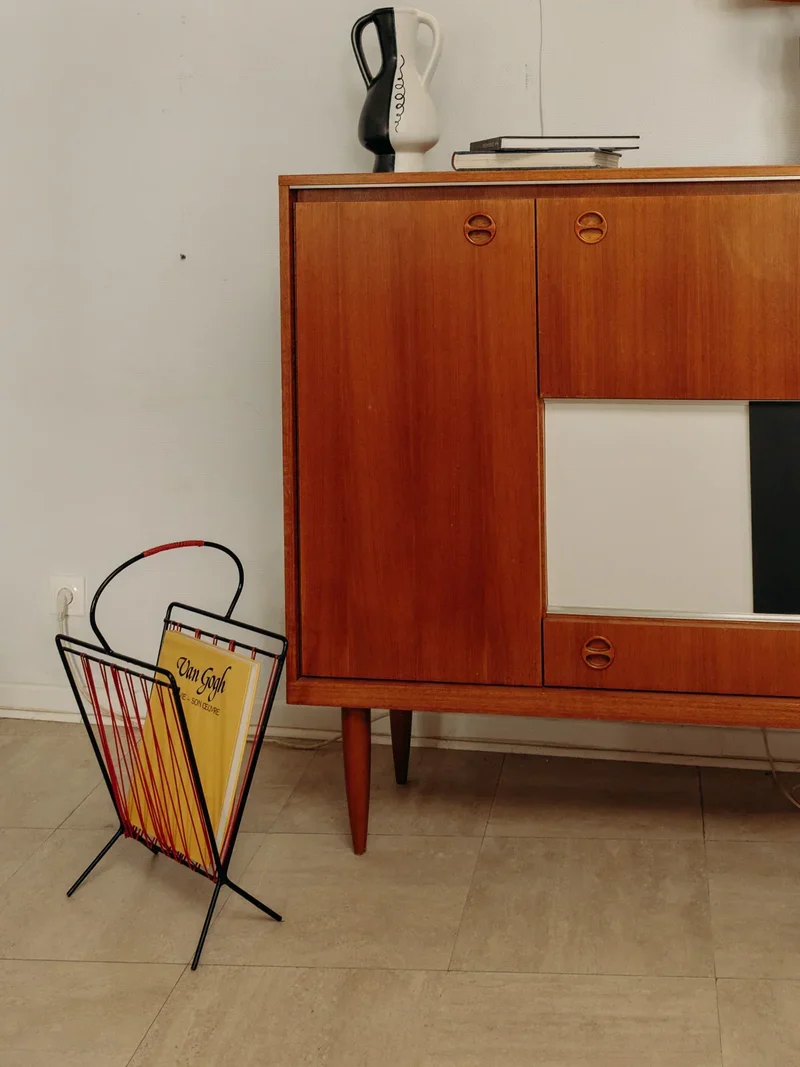 Marius, le porte-revues rouge en métal N°198
