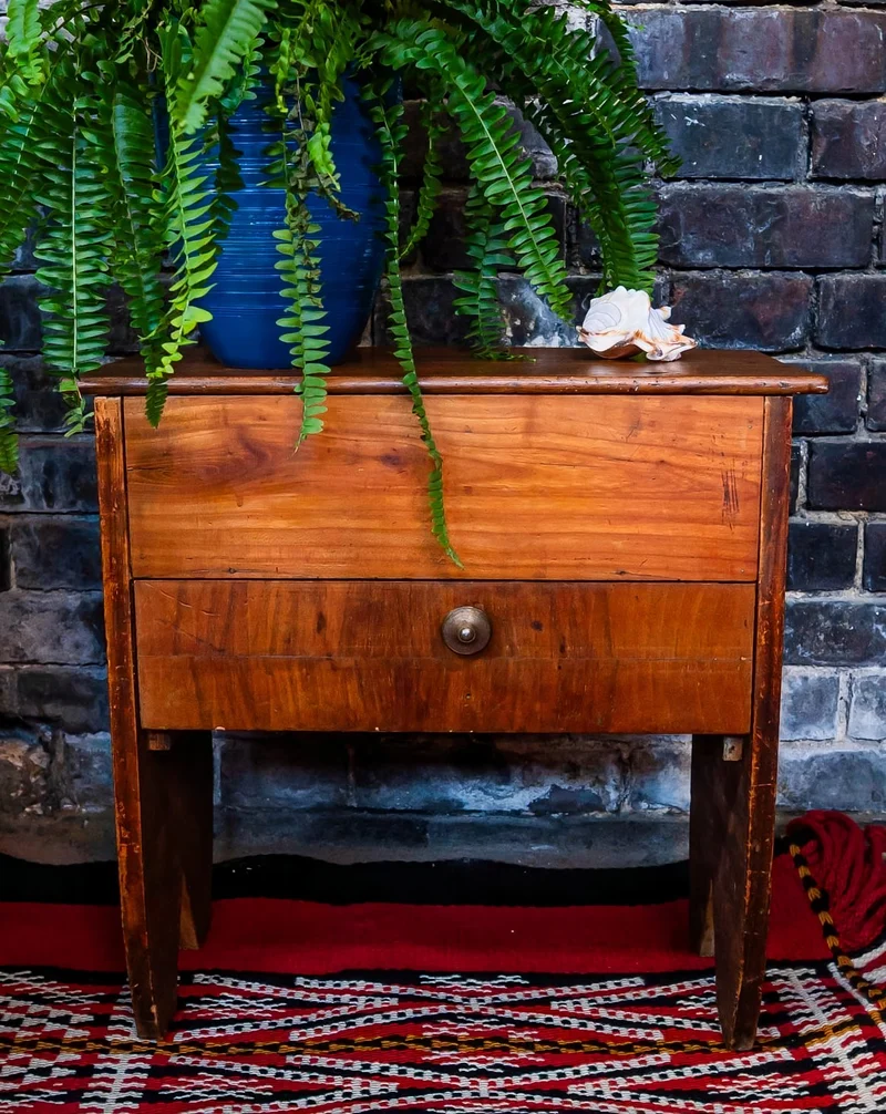 Odile, la table de chevet en bois N°1213