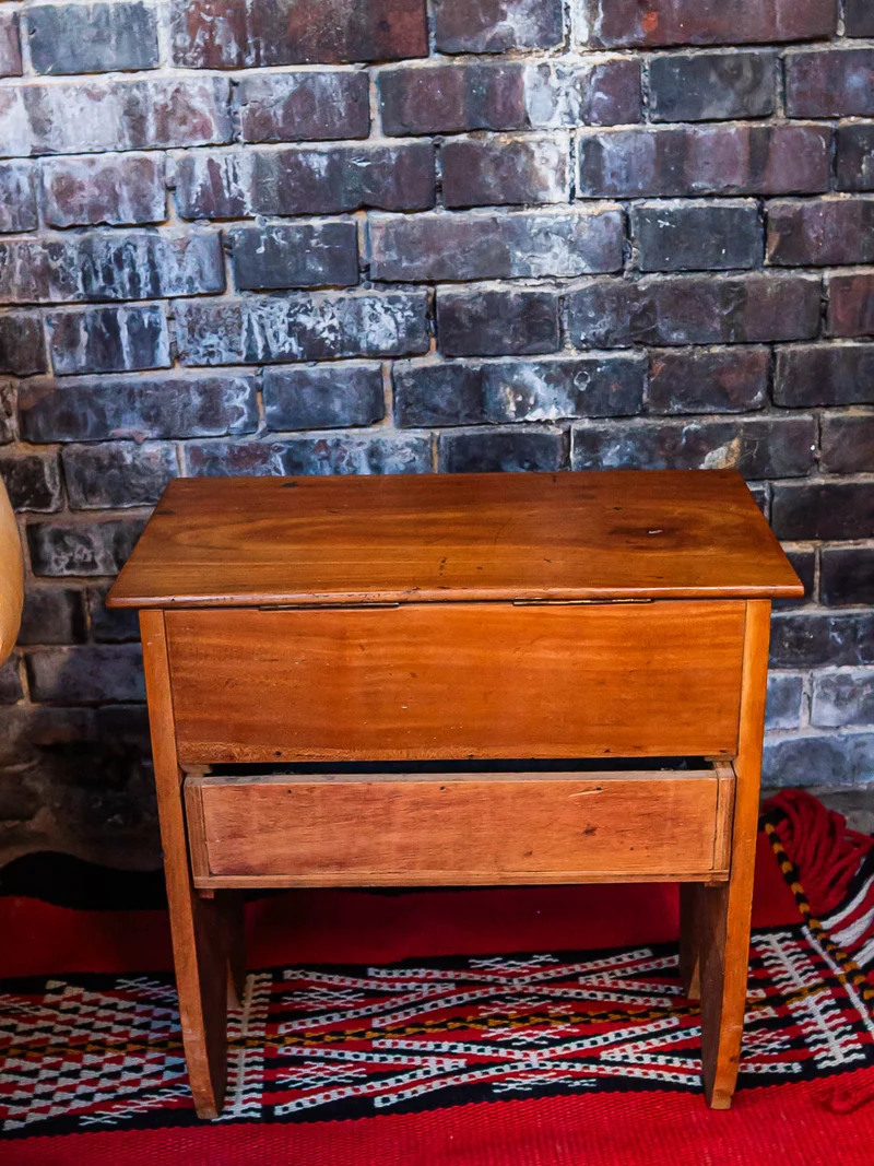 Odile, la table de chevet en bois N°1213