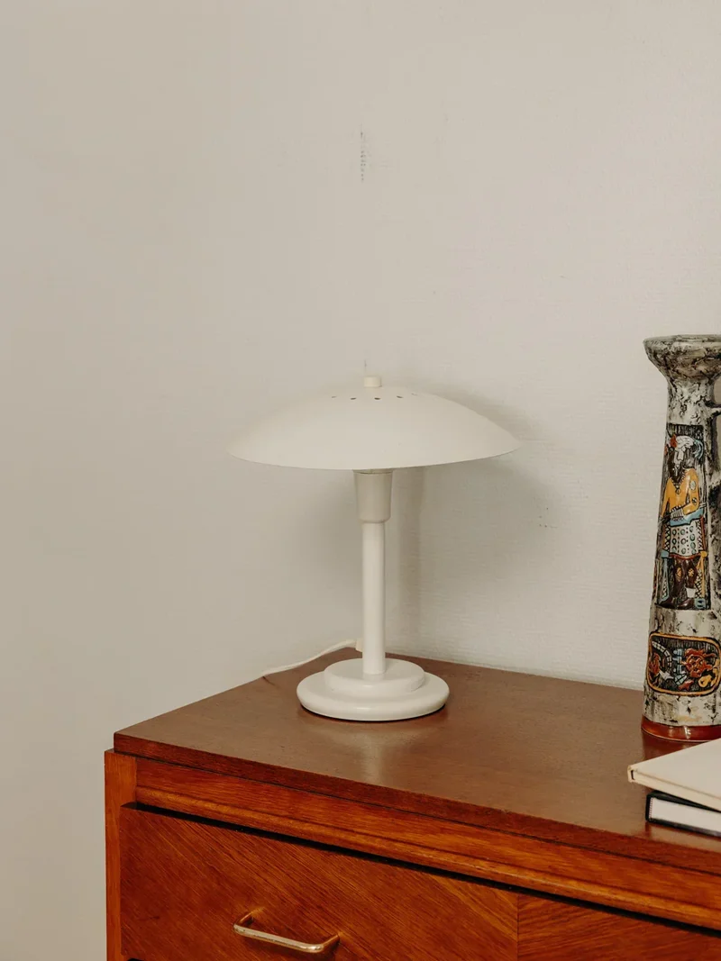 Julia, la lampe à poser en métal N°461