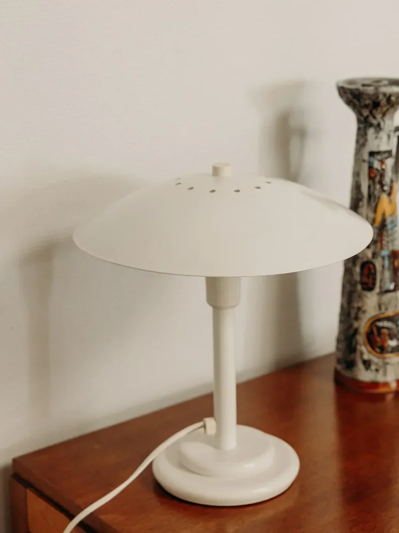 Julia, la lampe à poser en métal N°461