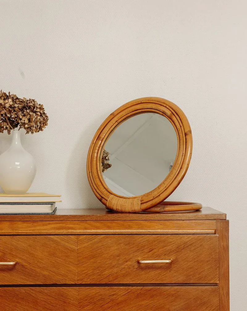 Igor, le miroir sur pied en rotin N°816