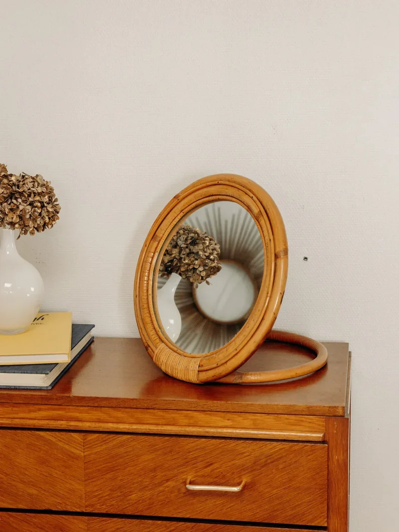 Igor, le miroir sur pied en rotin N°816