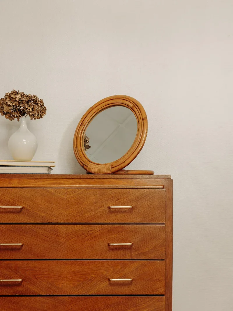 Igor, le miroir sur pied en rotin N°816
