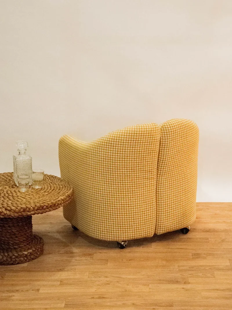 Jakob, le fauteuil en tissu jaune N°587