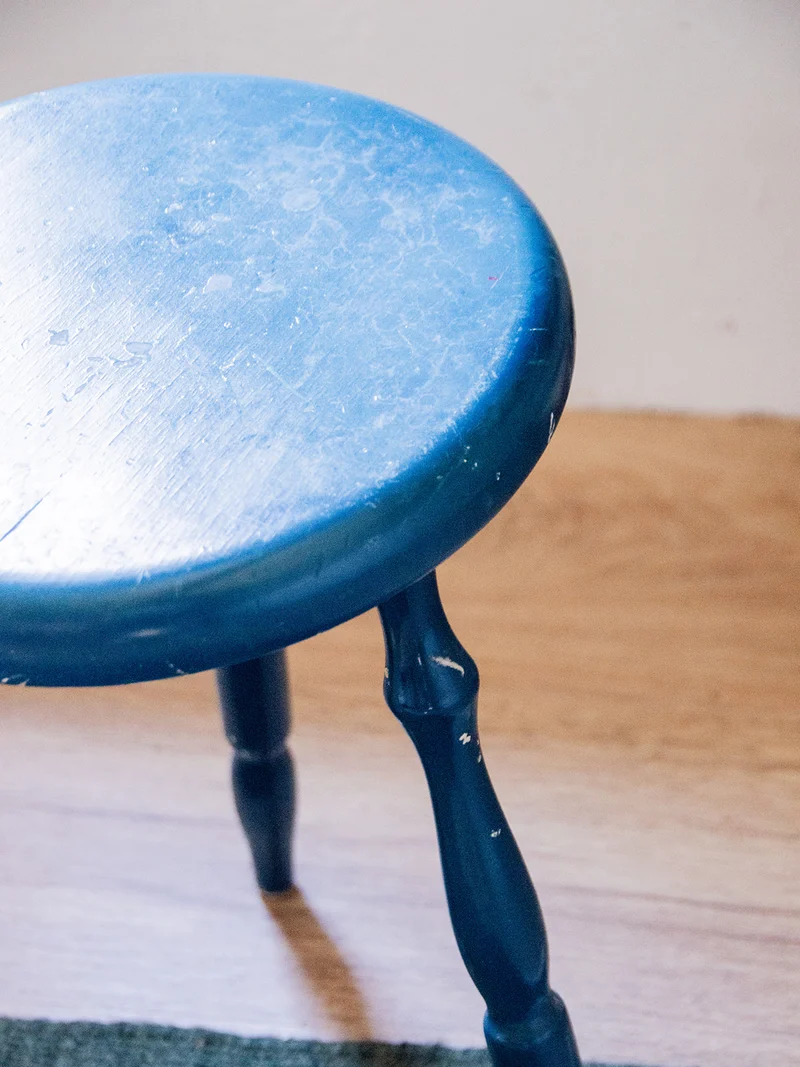 Regis, le tabouret bleu N°585