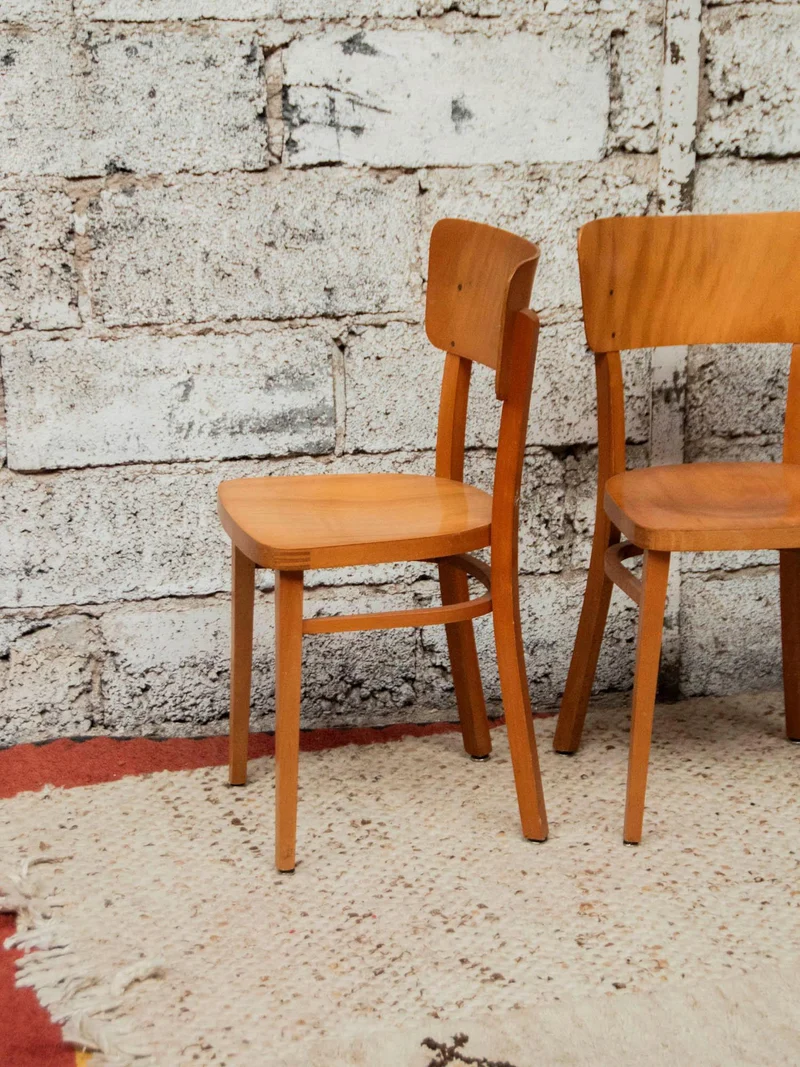 Claude, la paire de chaises Thonet N°1020